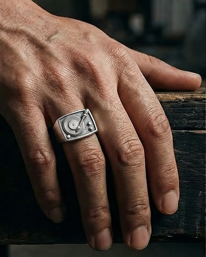 The Turntable Ring
